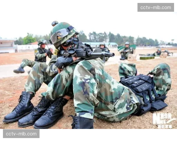 “公开训练课：神秘人队展示全新进攻战术套路”