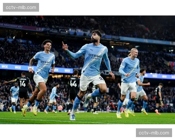 曼城客场3-2力克巴黎，福登世界波制胜占晋级先机